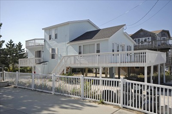 12 S 2nd St, Surf City Floor: Single 12 S 2nd St, Surf City Floor: Single