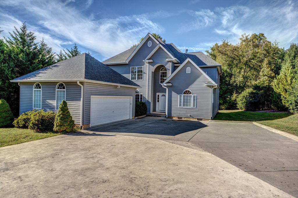 590 Lakeview Drive, Mineral 590 Lakeview Drive, Mineral
