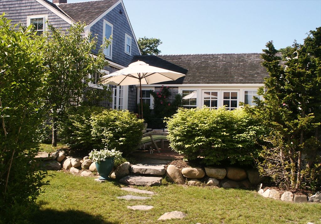9 Carew Street, Nantucket 9 Carew Street, Nantucket