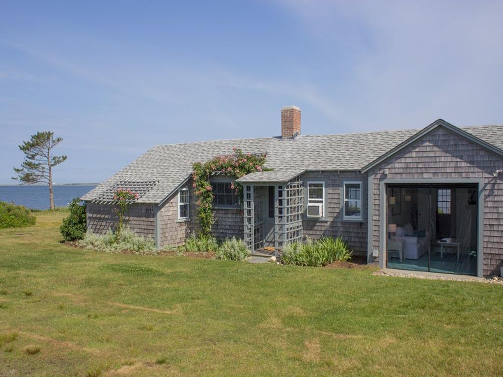 12 Village Way, Nantucket 12 Village Way, Nantucket