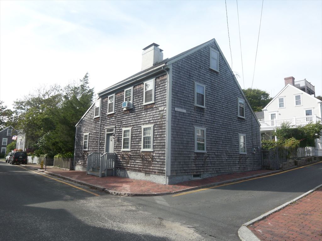 19 Hussey Street, Nantucket 19 Hussey Street, Nantucket