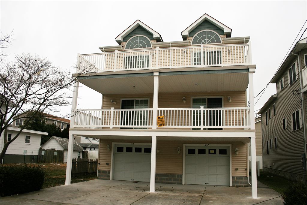 212 E Baker Avenue, Wildwood Unit: A Floor: 1st 212 E Baker Avenue, Wildwood Unit: A Floor: 1st