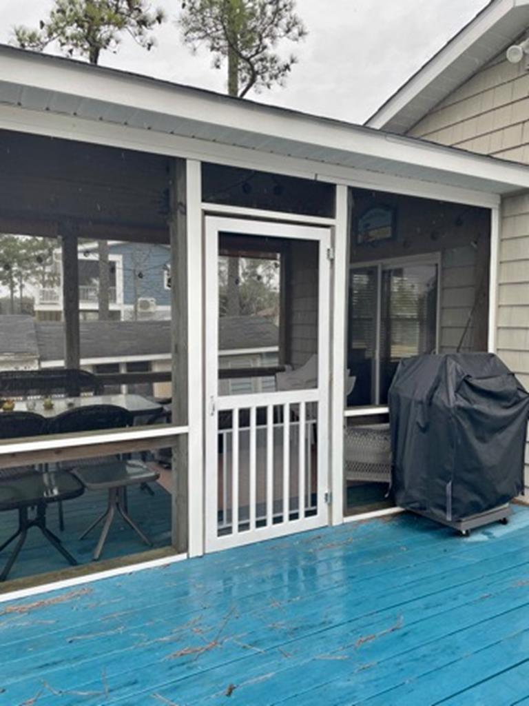 Screened Porch and Grill
